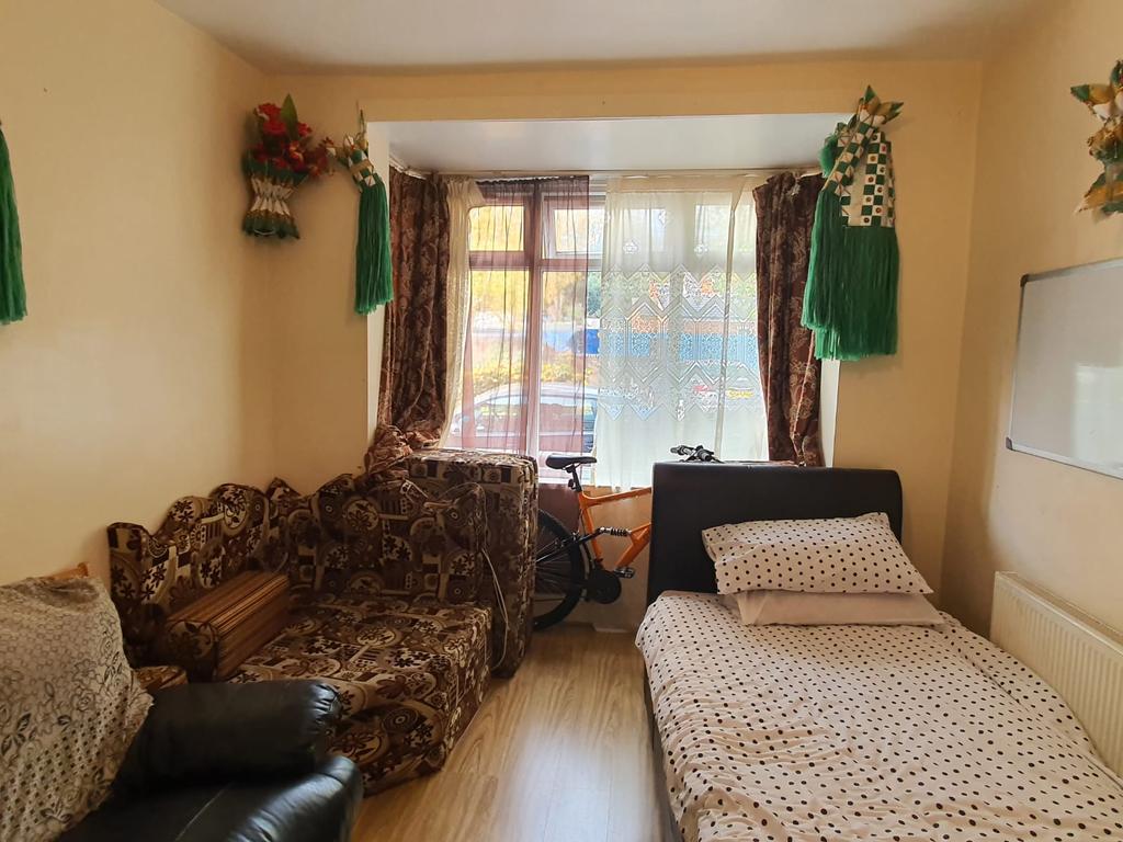 Malmesbury Road, Small Heath, Birmingham B10 3 bed terraced house £