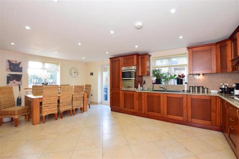 11 Sunnyside Road, Epping, CM16 4JP