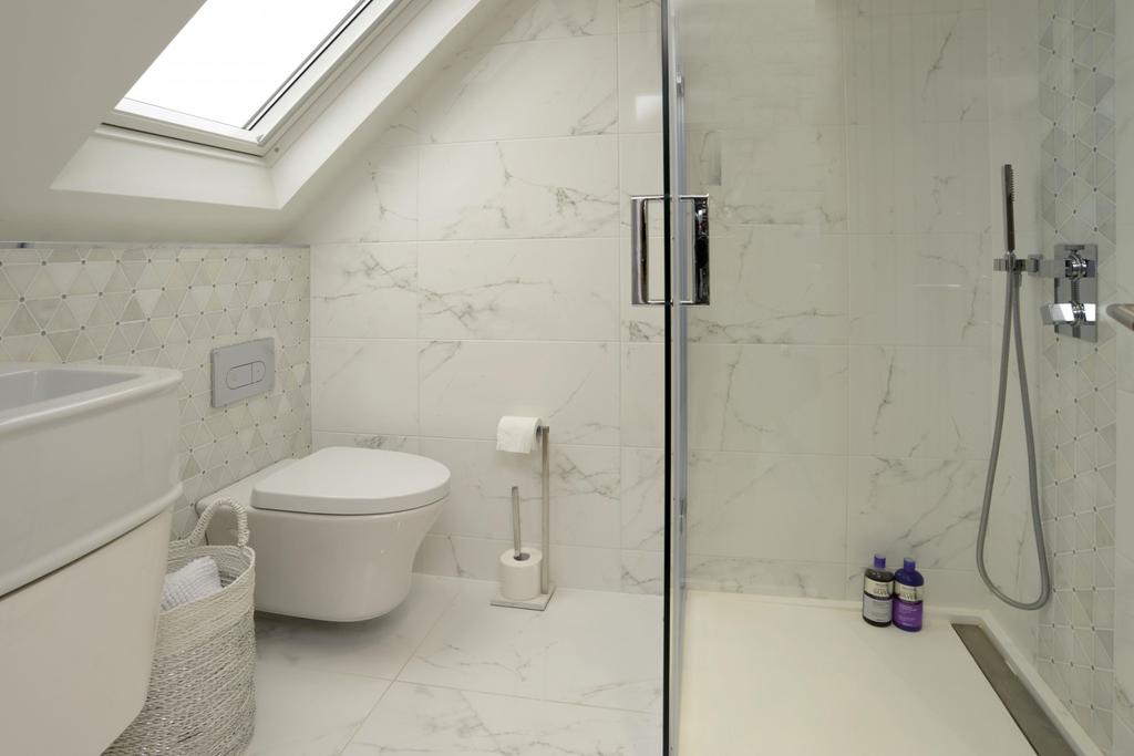 Bedroom 5 Shower Roo
