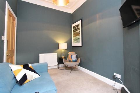 1 bedroom flat to rent, Royston Terrace, Inverleith, Edinburgh, EH3