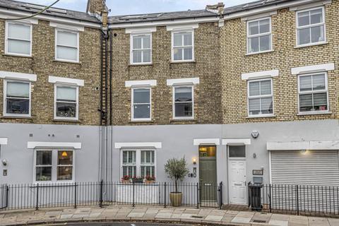 Flat 3, 8 Wendell Road, London, W12 9RT