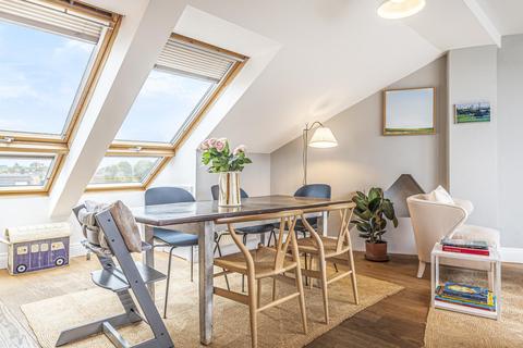 Flat 3, 8 Wendell Road, London, W12 9RT