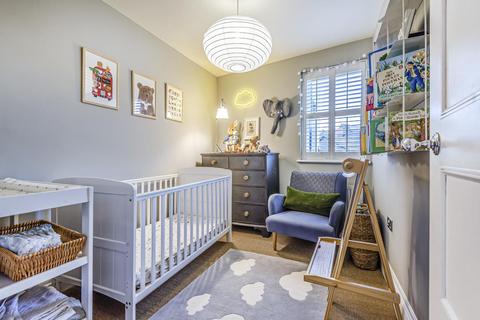 Flat 3, 8 Wendell Road, London, W12 9RT