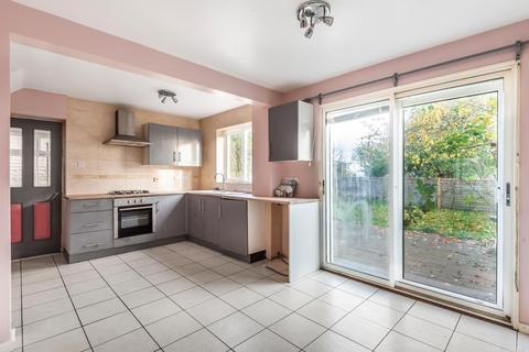 22 Corbett Road, Carterton, OX18 3LD