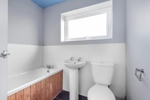 22 Corbett Road, Carterton, OX18 3LD