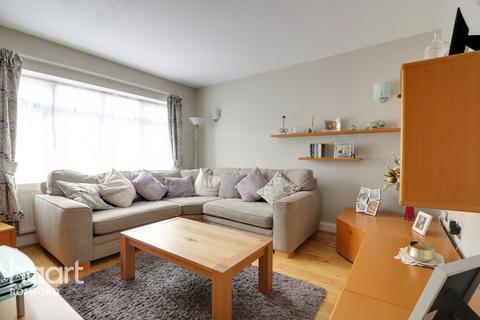281 Carter Drive, Romford, RM5 2TT