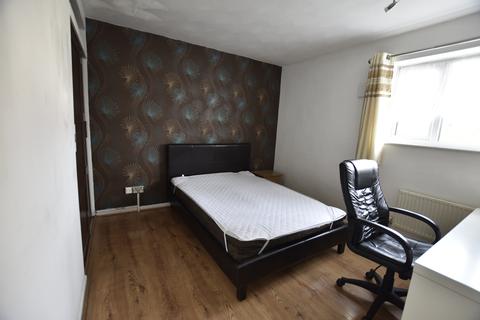 7 Denham Road, Feltham, TW14 0DB