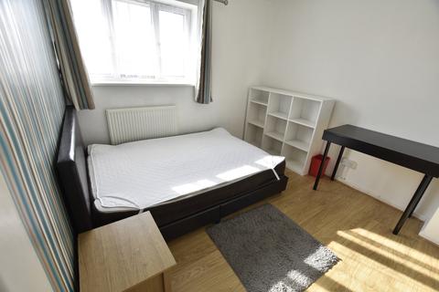 7 Denham Road, Feltham, TW14 0DB