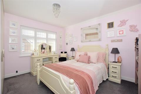 2 Germander Avenue, Halling, Rochester, ME2 1FR