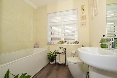 2 Germander Avenue, Halling, Rochester, ME2 1FR