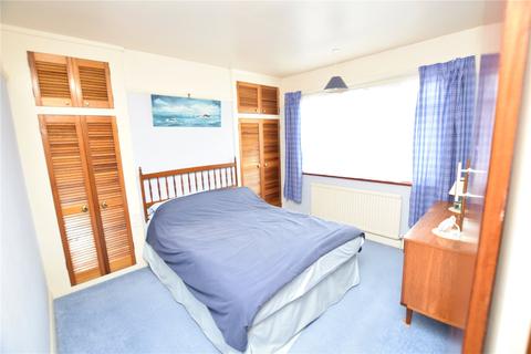 8 Ravenswood Close, Romford, RM5 2UD
