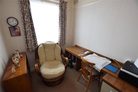8 Ravenswood Close, Romford, RM5 2UD