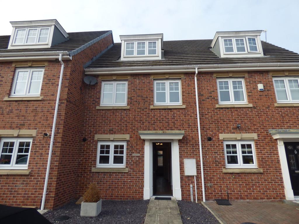 Woodside Drive, Boldon Colliery, Tyne... 3 bed terraced house £165,000