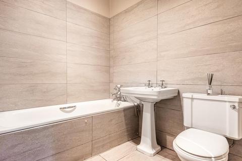 26 Amesbury Road, Bromley, BR1 2QJ