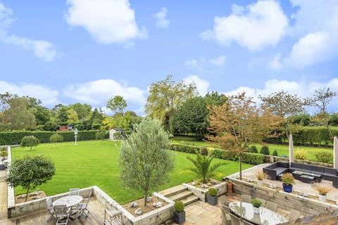 Lynsted Clandon Road, West Clandon, Guildford, GU4 7UW