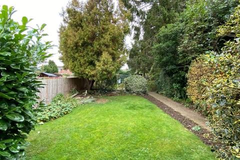 86 Greenview Drive, Northampton, NN2 7LQ