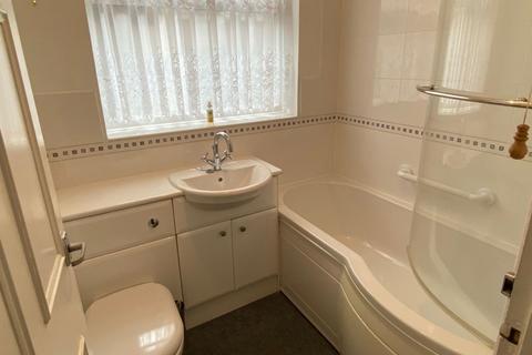 86 Greenview Drive, Northampton, NN2 7LQ