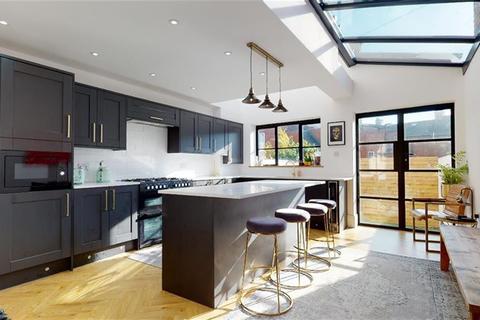 30 Park Crescent, North Shields, NE30 2HR