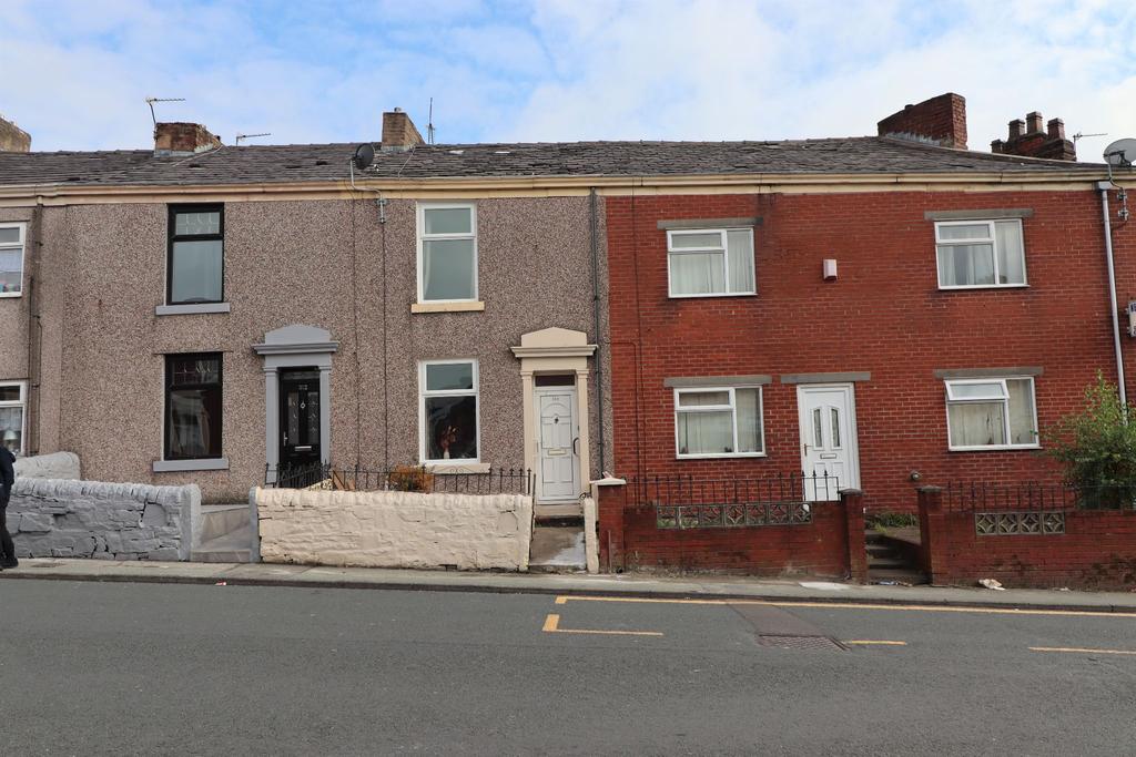 Whalley Old Road, Blackburn, BB1 2 bed terraced house for sale £80,000