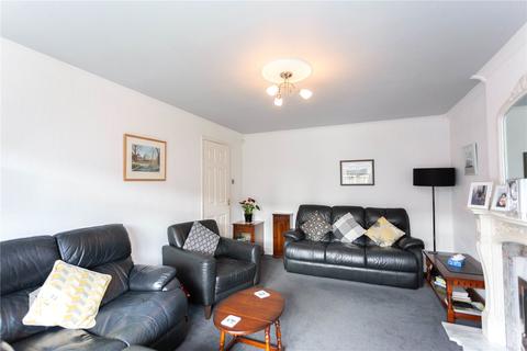 8 Ashford Close, Bury, BL8 2XE