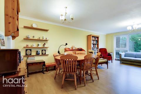 16 Ellery Road, London, SE19 3QG