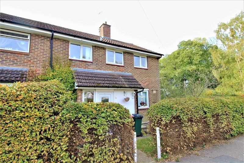 Spring Plat, Crawley, West Sussex. RH10 7DF 3 bed semidetached house