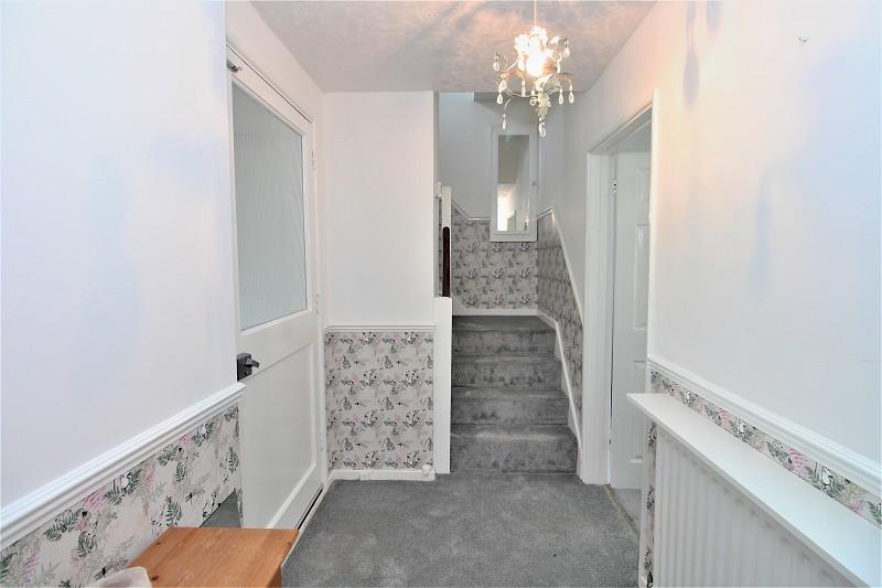 Spring Plat, Crawley, West Sussex. RH10 7DF 3 bed semidetached house