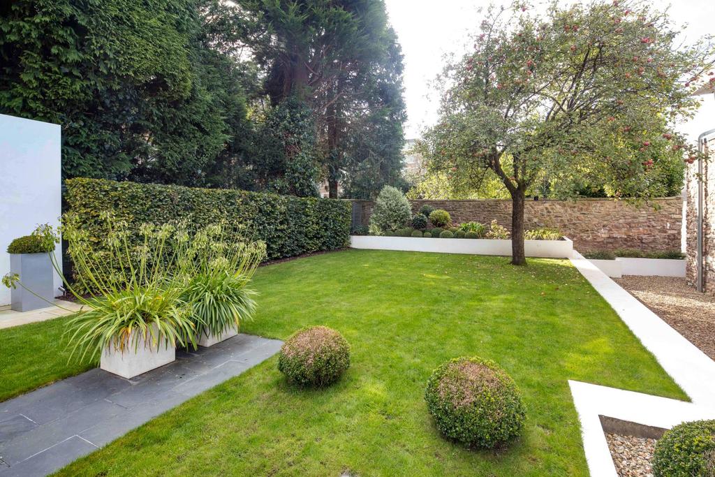 Garden Lawn.JPG