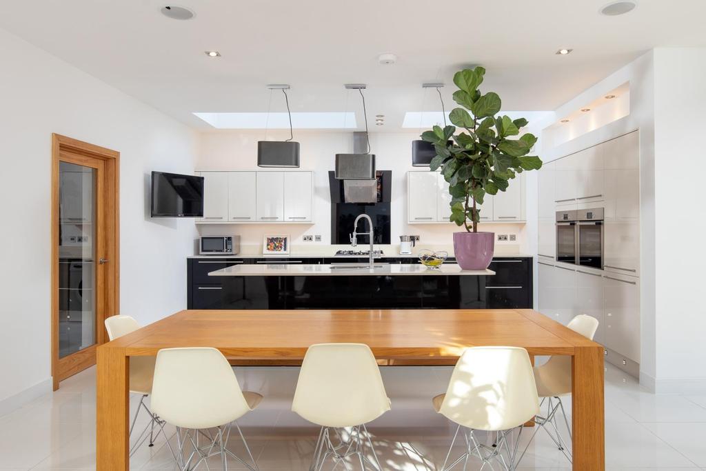 Kitchen Diner 2.JPG