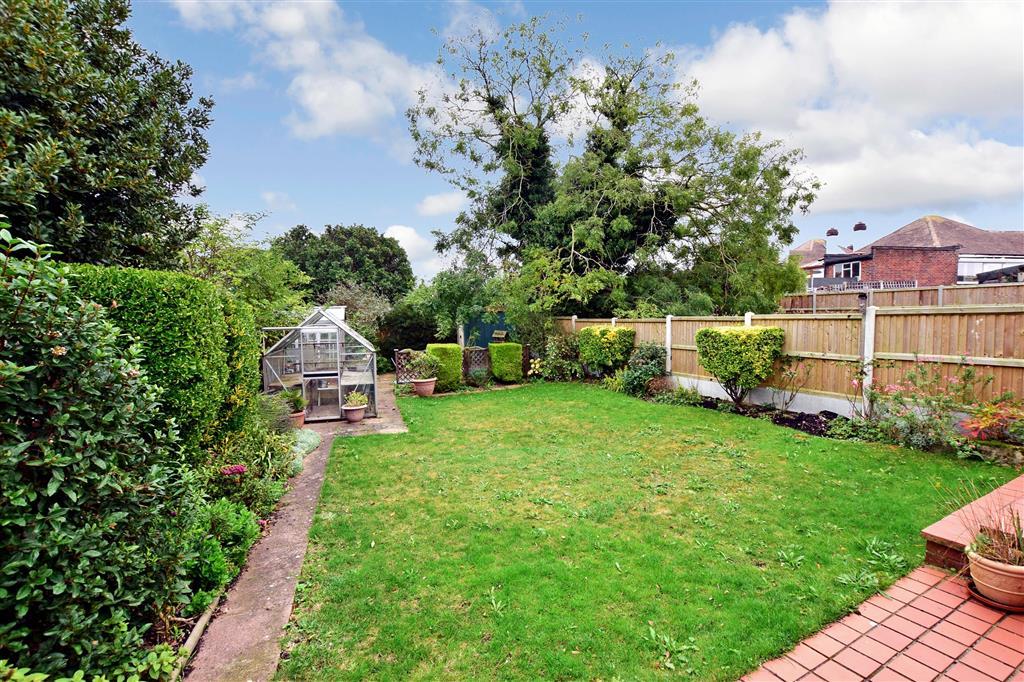 Salisbury Avenue, Broadstairs, Kent 3 bed semi-detached bungalow - £350,000