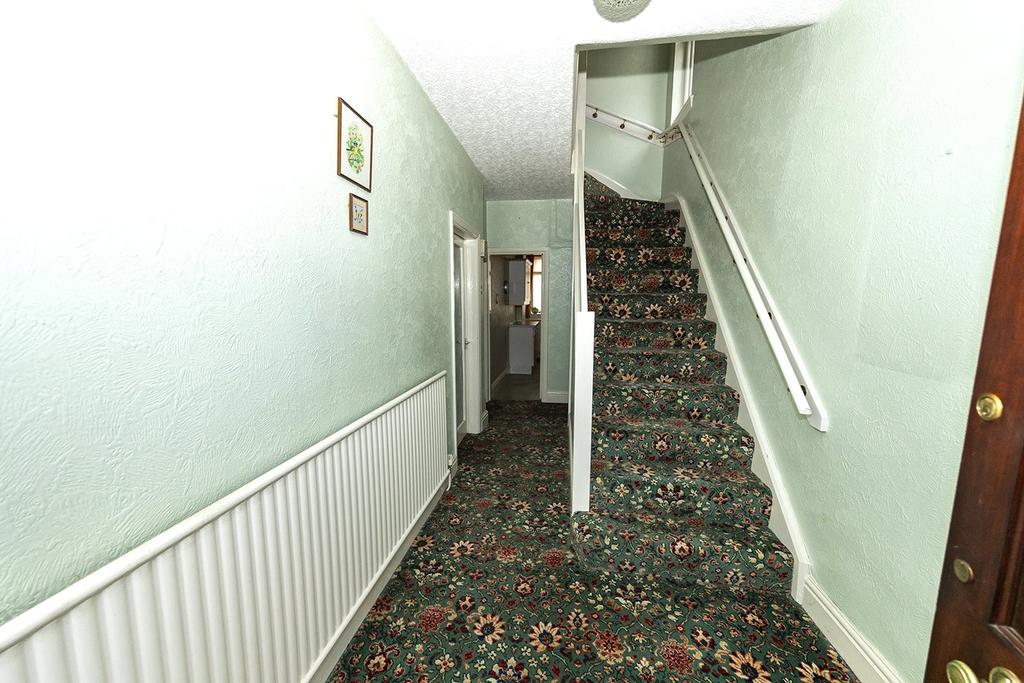 Barnford Crescent, Oldbury, West... 3 bed semidetached house £215,000