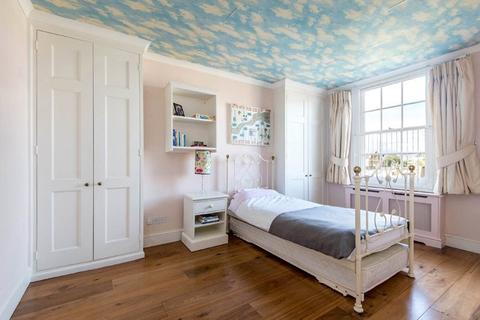 42 Abbey Gardens, London, NW8 9AT