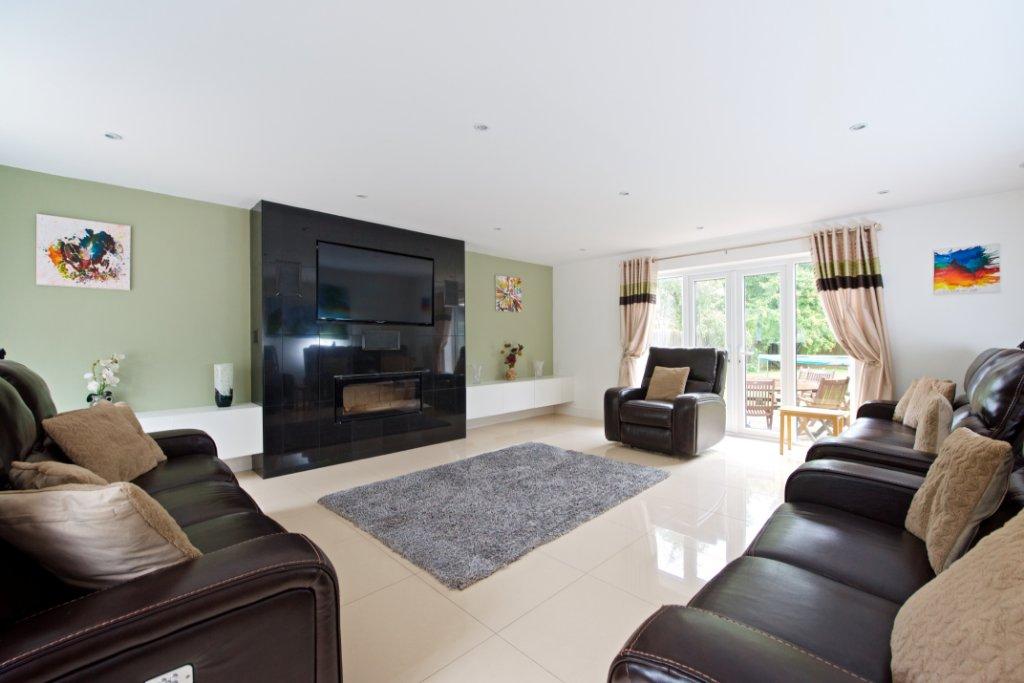 Hammond Crescent, Willen Park, Milton Keynes, Buckinghamshire, MK15 5