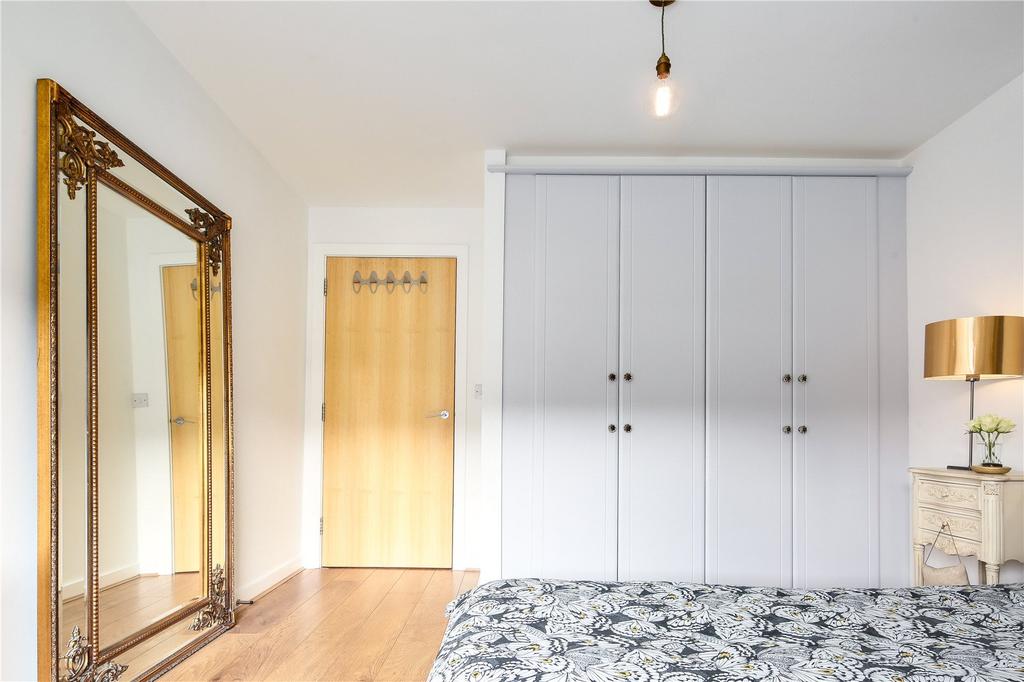 Apartment in London - More