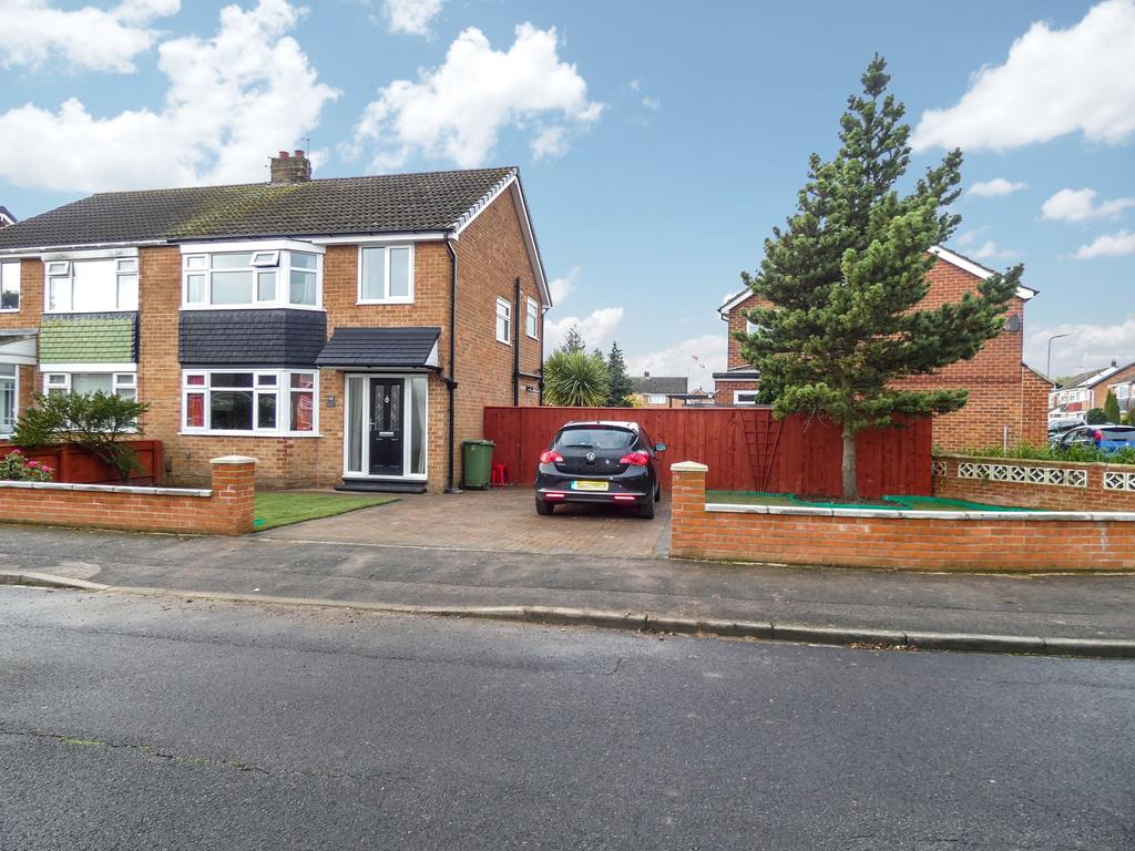 Fairwell Road, Fairfield, StocktononTees, Cleveland, TS19 7JB 3 bed