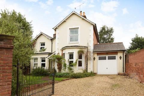 5 bedroom detached house to rent, Crescent Road,  Reading,  RG1