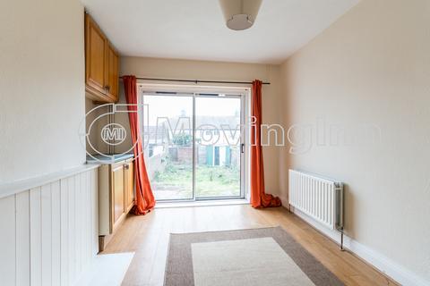 24 Sandringham Road, Thornton Heath, CR7 7AX