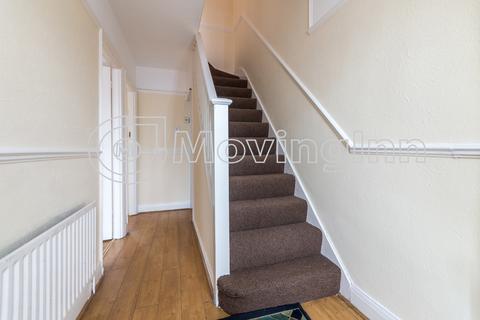 24 Sandringham Road, Thornton Heath, CR7 7AX