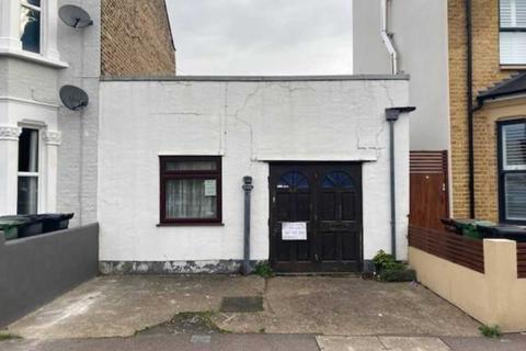 60 Lindley Road, London, E10 6QT