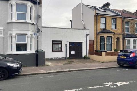 60 Lindley Road, London, E10 6QT