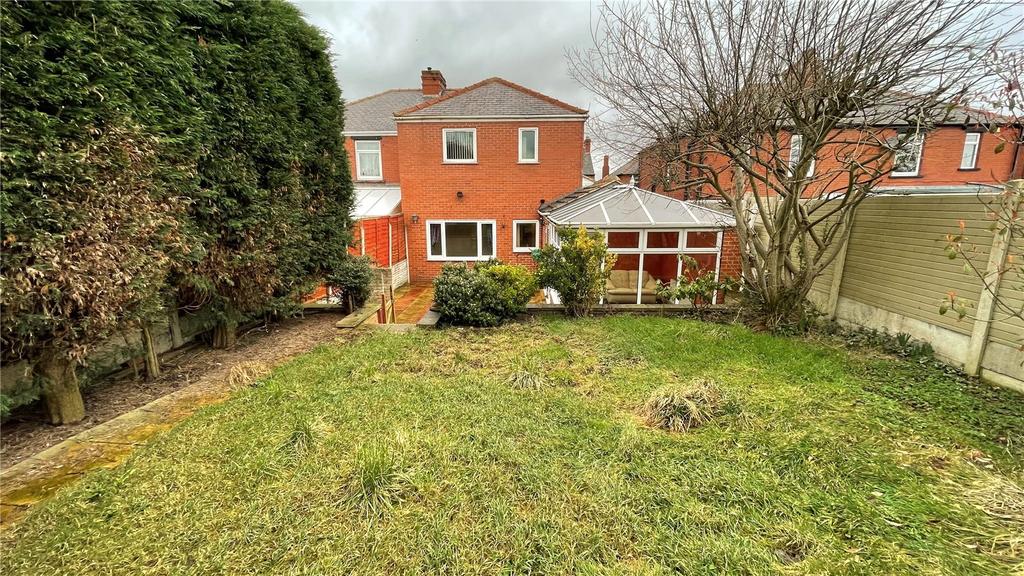 Whitehill Avenue, Barnsley, S70 3 bed semidetached house £190,000
