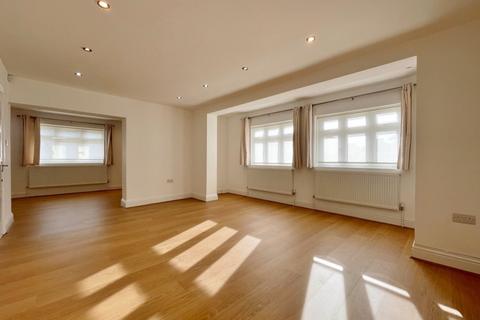 5 bedroom semi-detached house to rent, Woodcote Avenue, Mill Hill