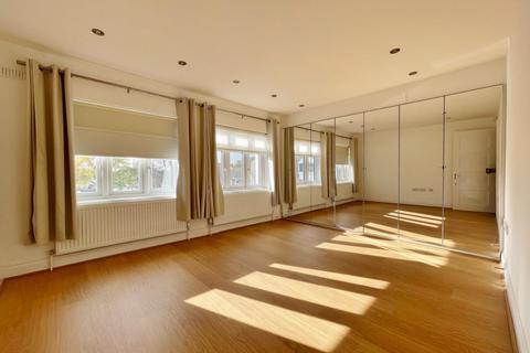 5 bedroom semi-detached house to rent, Woodcote Avenue, Mill Hill