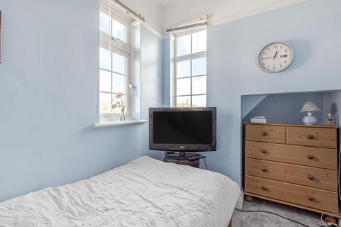 38 Sidcup Road, London, SE12 8BW