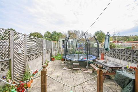 62 Somermead, Bristol, BS3 5QS
