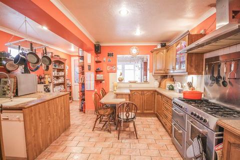 62 Somermead, Bristol, BS3 5QS
