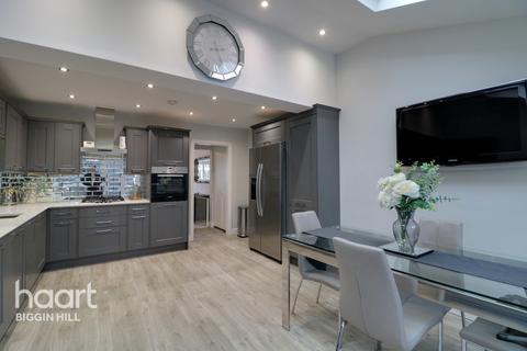 3 Rushdene Walk, Biggin Hill, Westerham, TN16 3UG