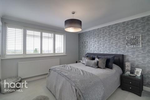 3 Rushdene Walk, Biggin Hill, Westerham, TN16 3UG