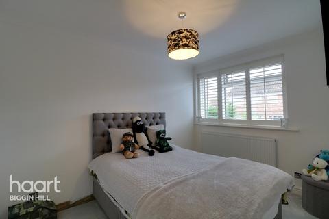 3 Rushdene Walk, Biggin Hill, Westerham, TN16 3UG