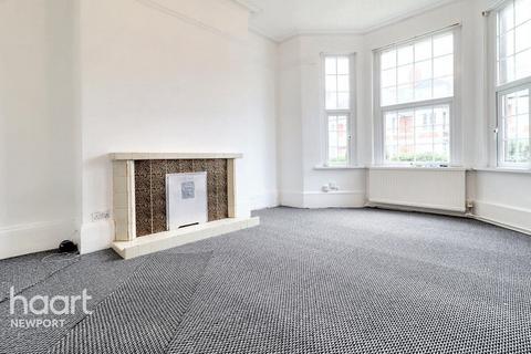 4 bedroom terraced house to rent, Bassaleg Road, Newport